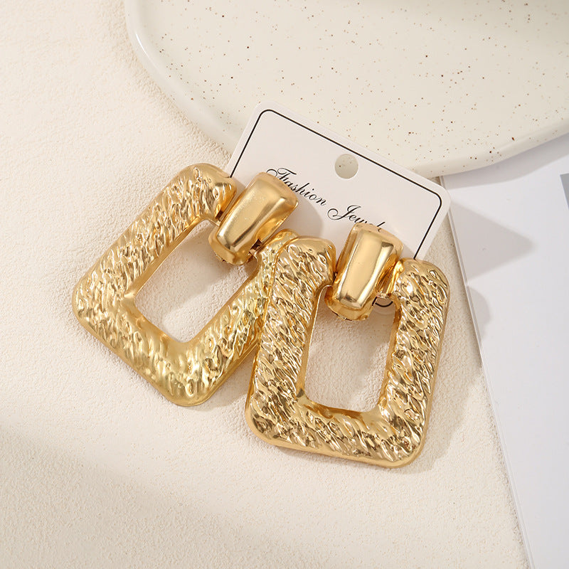 Ladies Hanging Earrings in Modern Rectangular Design Fashion Glam