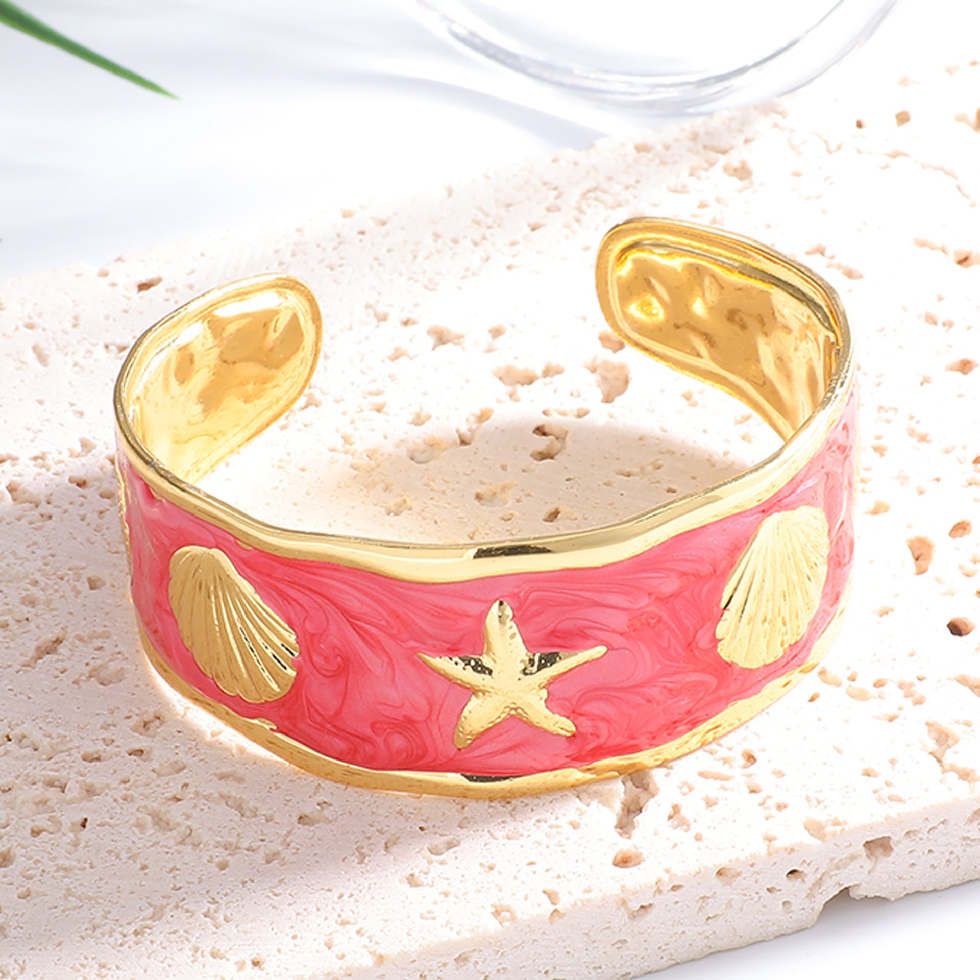 Women's Bangle with Maritime Shell and Starfish Design Fashion Glam