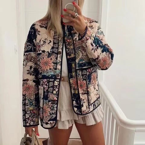 Women's patchwork quilted jacket with floral pattern, straight silhouette and patch pockets Fashion Glam