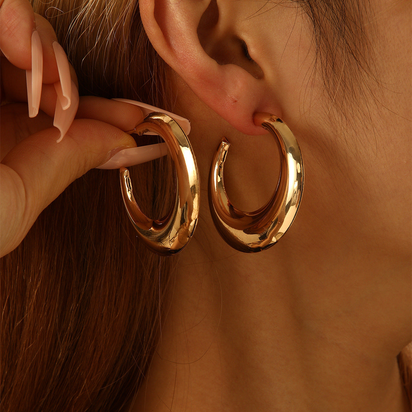 Women's Hanging Earrings in Modern Crescent Design Fashion Glam
