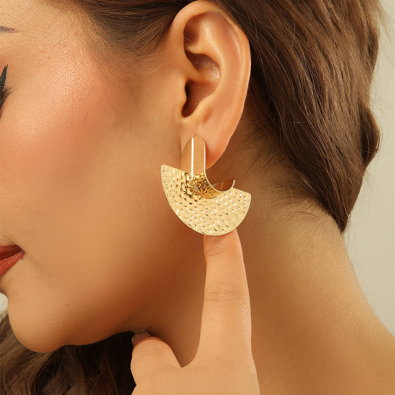Women's Hanging Earrings with Artistic, Textured Design Fashion Glam
