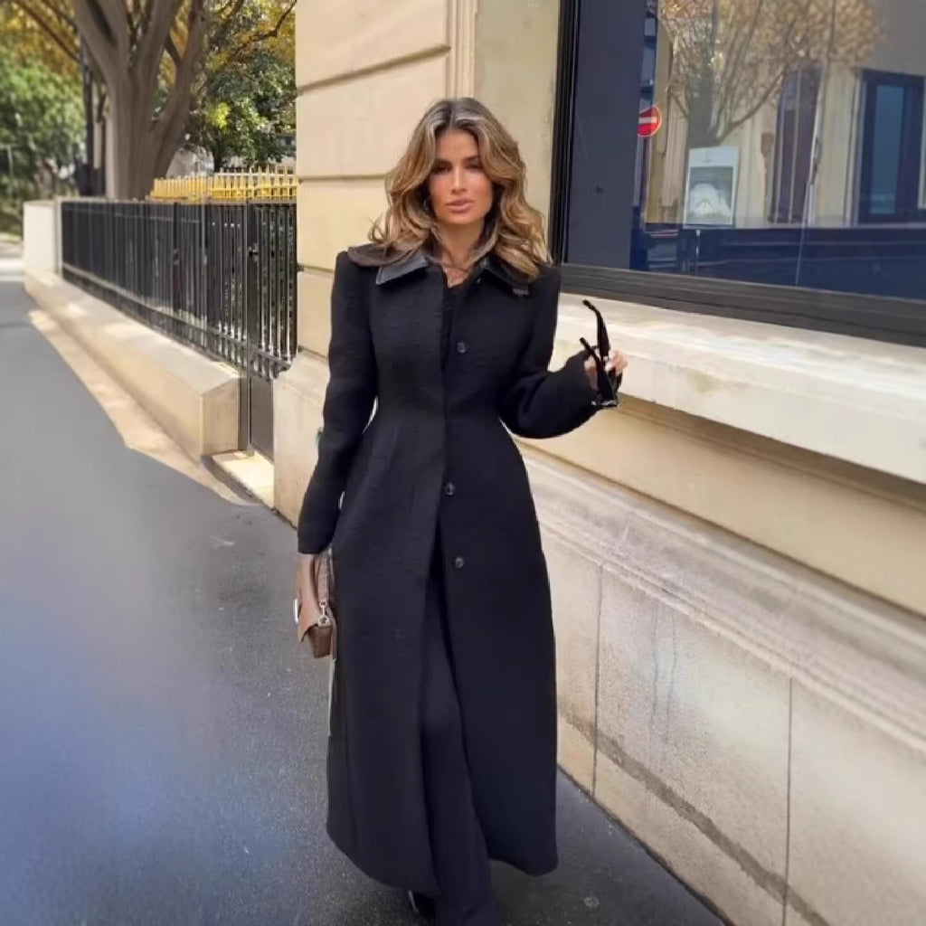 Ladies Tailored Long Coat with Contrasting Shirt Collar and Figure-Shaping Cut Fashion Glam
