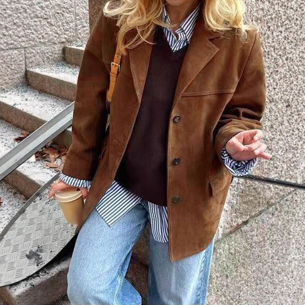 Women's short coat in blazer style made of suede imitation with lapel collar and patch pockets Fashion Glam