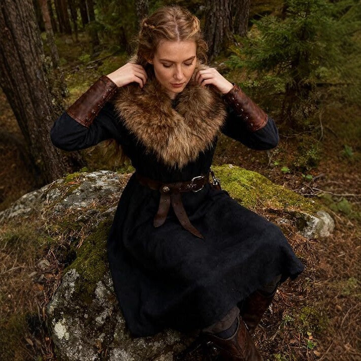 Ladies Medieval Faux Leather Breastplate with Embossed Ornamentation and Faux Fur Shoulder Collar Fashion Glam