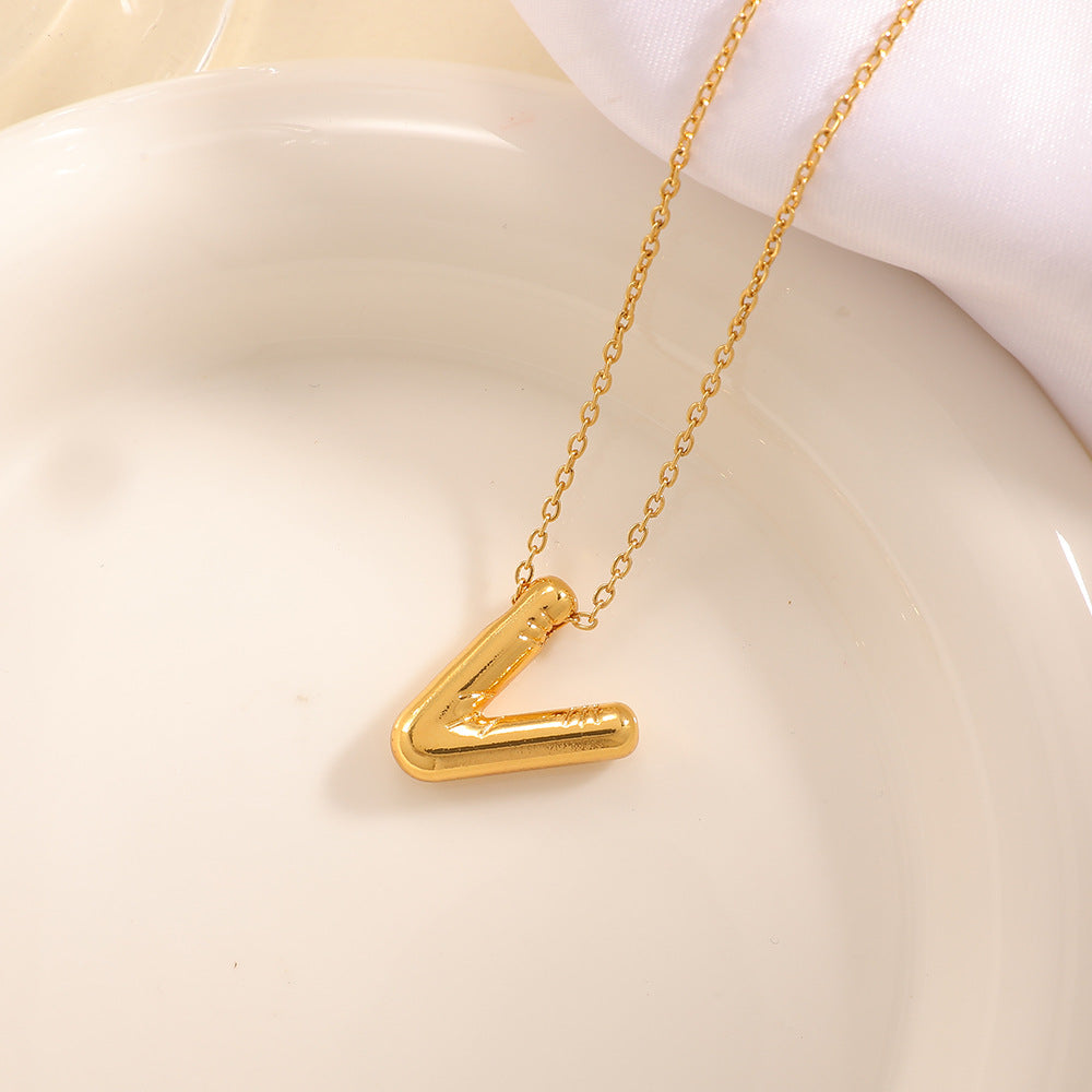 Women's necklace with curved letter pendant Fashion Glam
