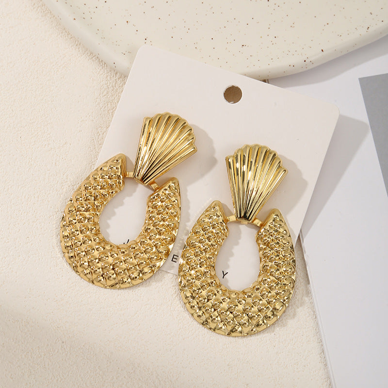 Ladies Hanging Earrings in Modern Rectangular Design Fashion Glam
