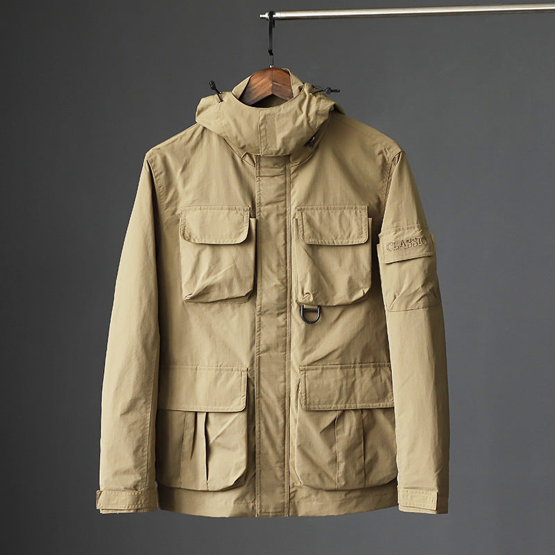 Men's urban field jacket with multiple pockets, wind-resistant surface and concealed hood Fashion Glam