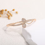 Women's bangle with elegant infinity pattern and sparkling zirconia Fashion Glam