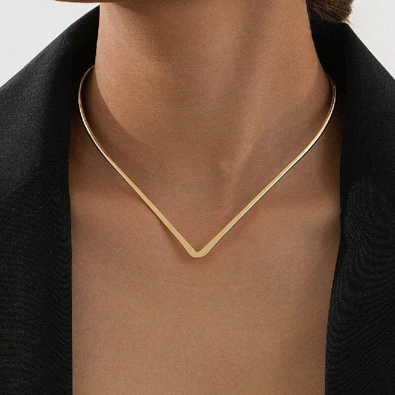 Women Choker Necklace with Modern V Design Fashion Glam