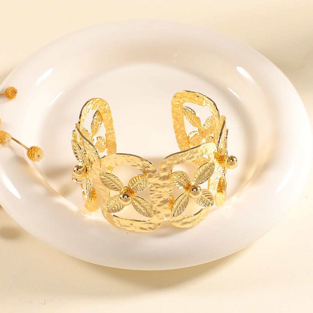Ladies Open Bangle with Artistic Coral Pattern Fashion Glam