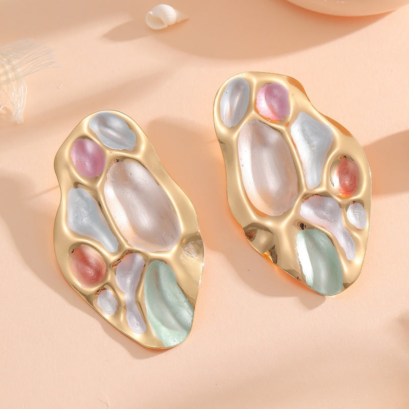 Ladies ear clips with elaborate, colorful shell design Fashion Glam