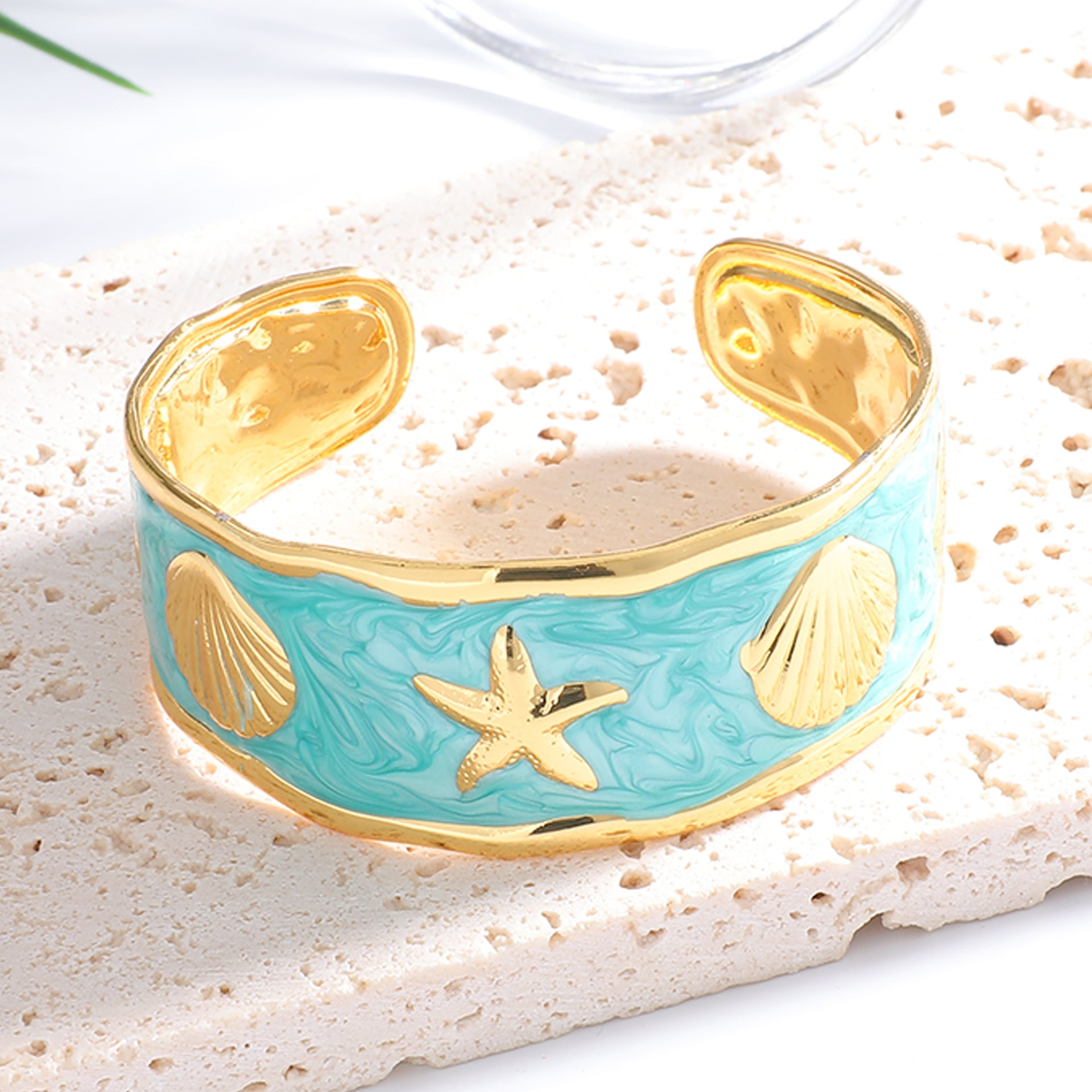 Women's Bangle with Maritime Shell and Starfish Design Fashion Glam