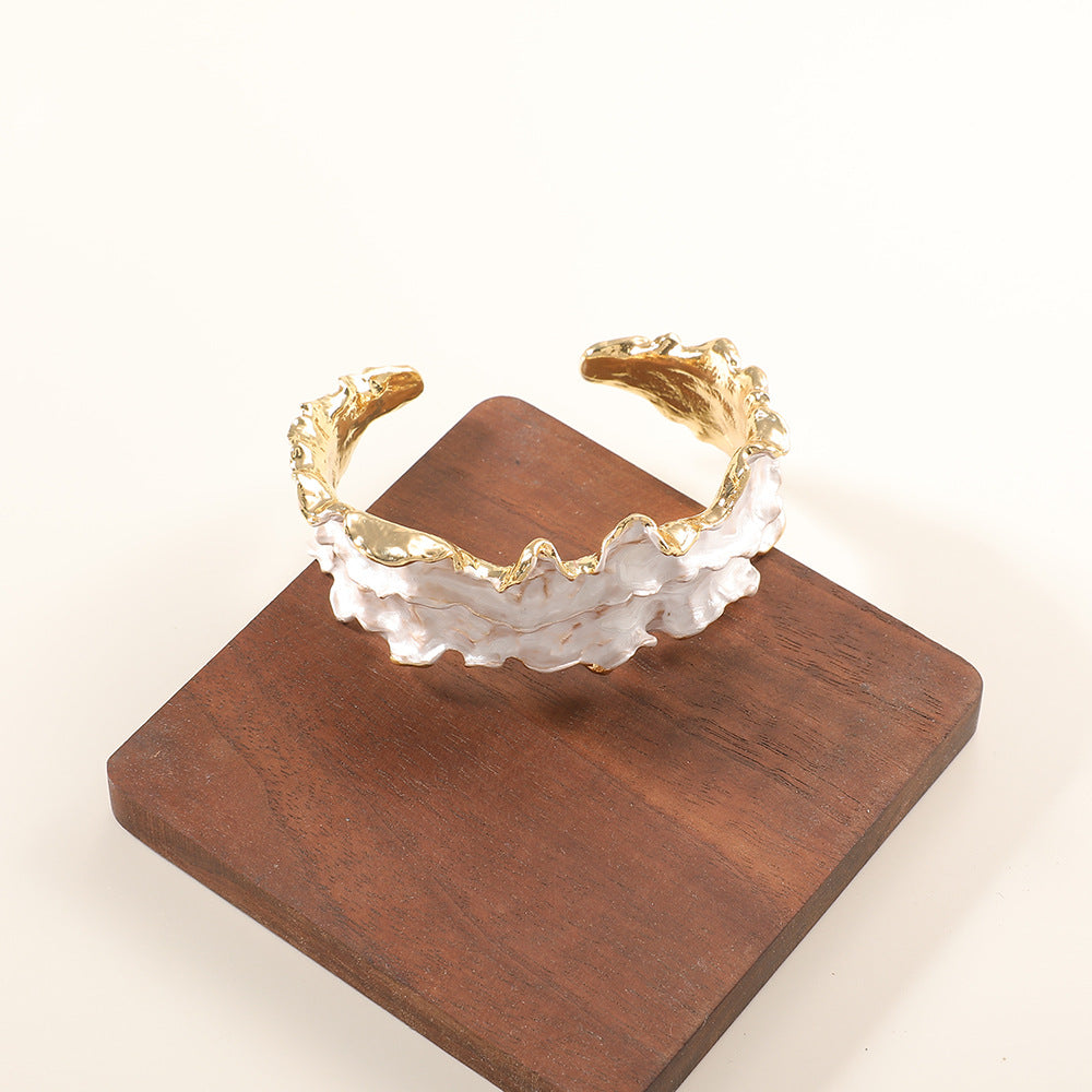 Women's bracelet with intricate flower design Fashion Glam
