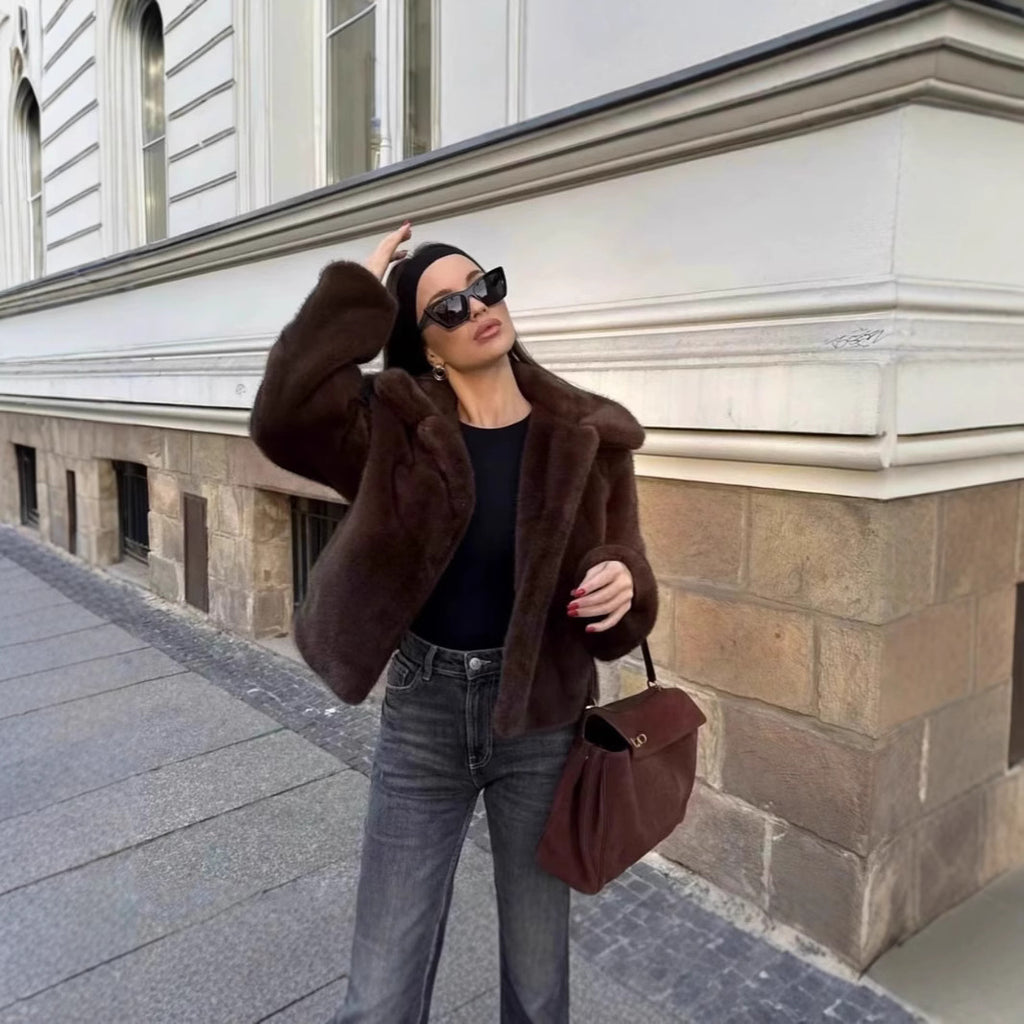 Women's Short Boxy Faux Fur Jacket with Shirt Collar and Dense High-Pile Texture Fashion Glam