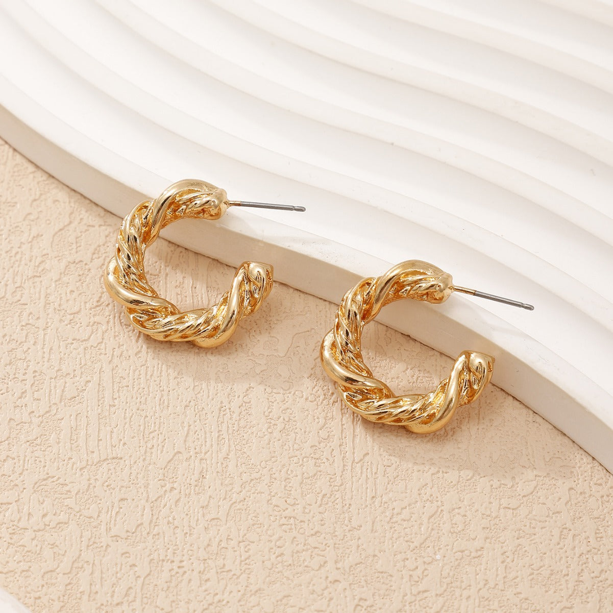 Women High-Quality Earrings with Braided Design Fashion Glam