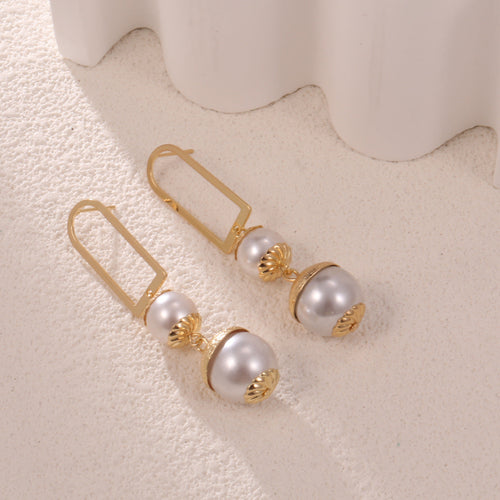 Ladies earrings with elegant pearl design Fashion Glam