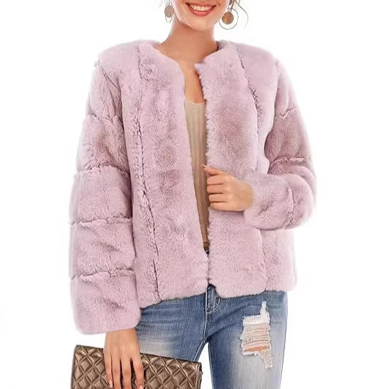 Women's Short Plush Bomber Jacket made of Faux Fur with Boxy Silhouette and Panel Sleeves Fashion Glam
