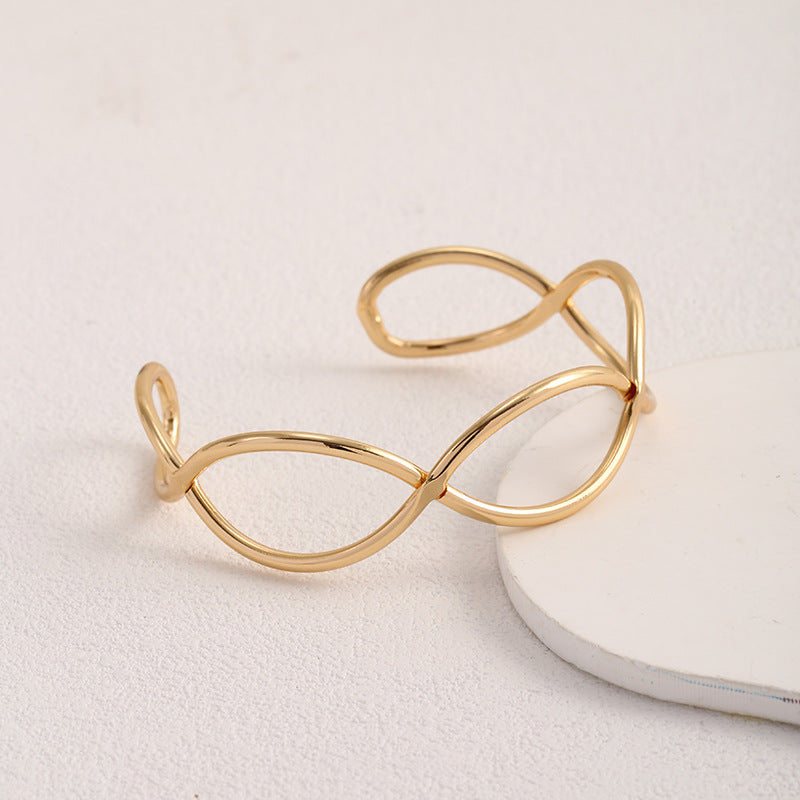 Women Open Bangle in Minimalist Design Fashion Glam