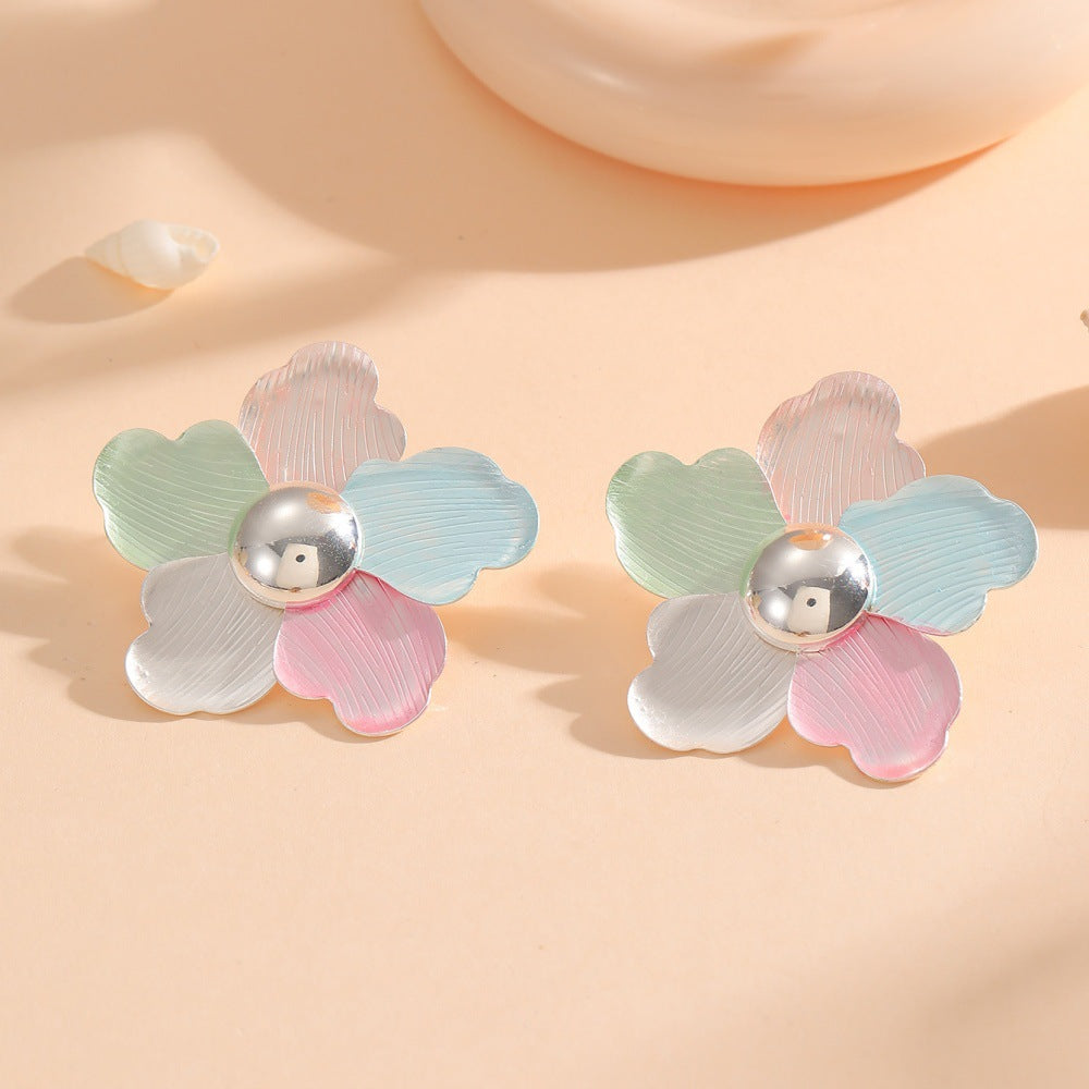 Women's hair clips in playful flower design Fashion Glam