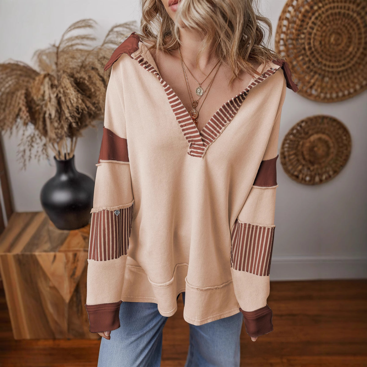 Women’s oversized sweatshirt with deep V-neck, striped inner collar and contrast sleeves Fashion Glam