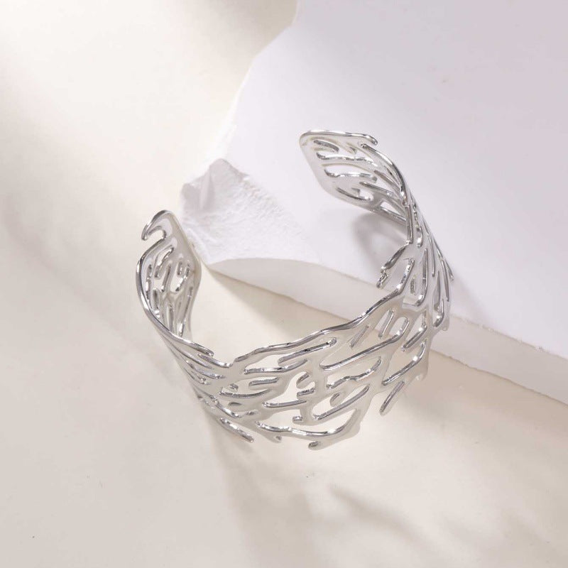 Women's Open Bangle with Elegant Wave Design Fashion Glam