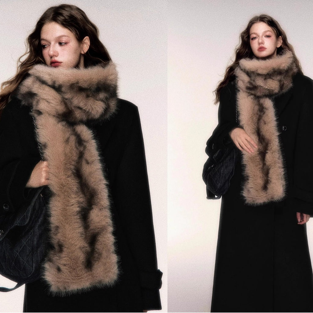 Women's luxurious long faux fur stole with patterned look and voluminous texture Fashion Glam