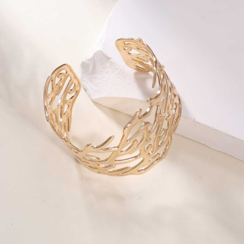 Women's Open Bangle with Elegant Wave Design Fashion Glam