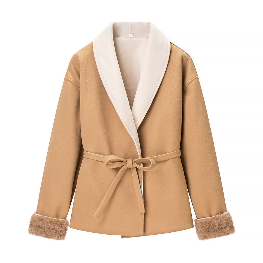Women's short jacket with wrap belt, wide shawl collar and faux fur cuffs Fashion Glam