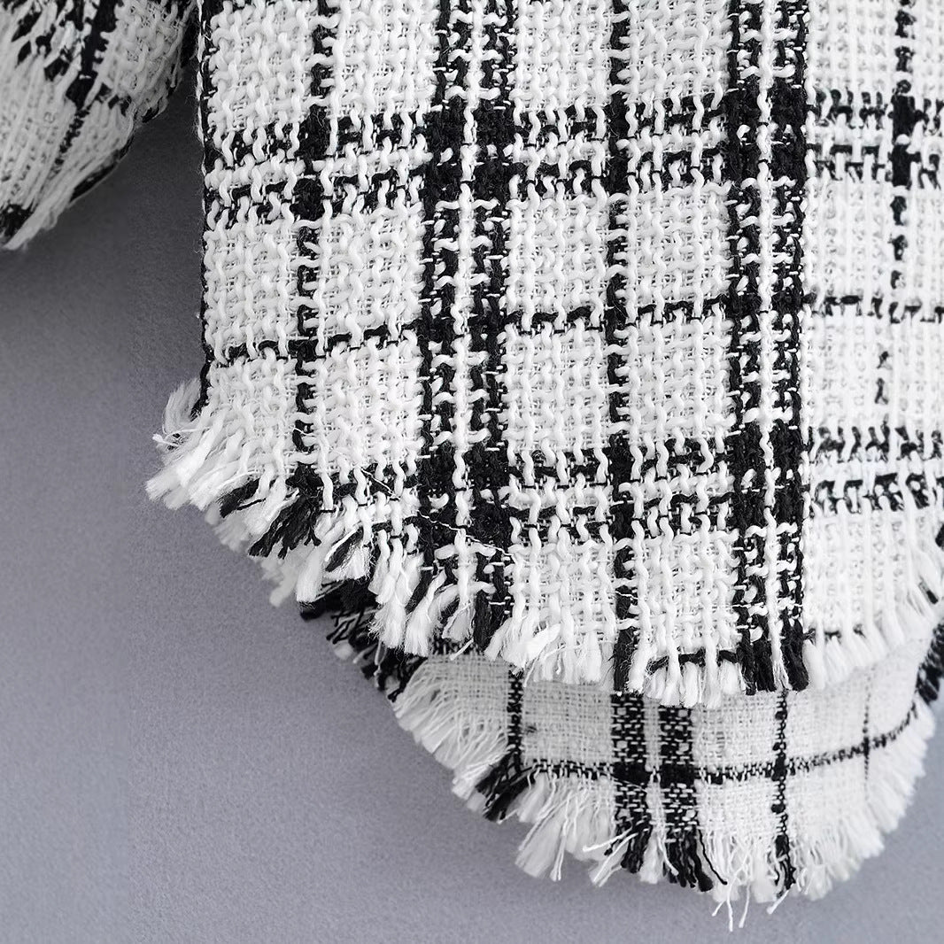 Women's Checked Boucle Shirt Jacket in Oversized Shacket Style with Chest Pockets Fashion Glam