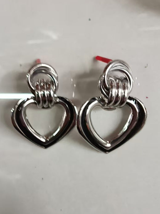 Women’s earrings in modern heart design Fashion Glam