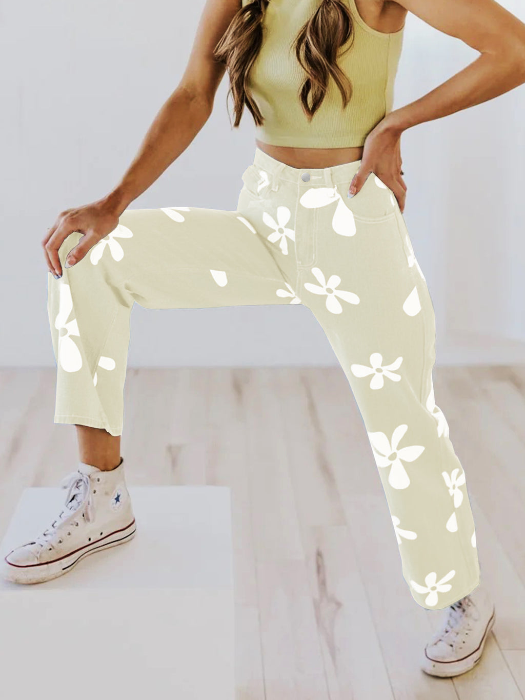 Women's High-Waisted Wide-Leg Jeans with Large Floral Print Fashion Glam