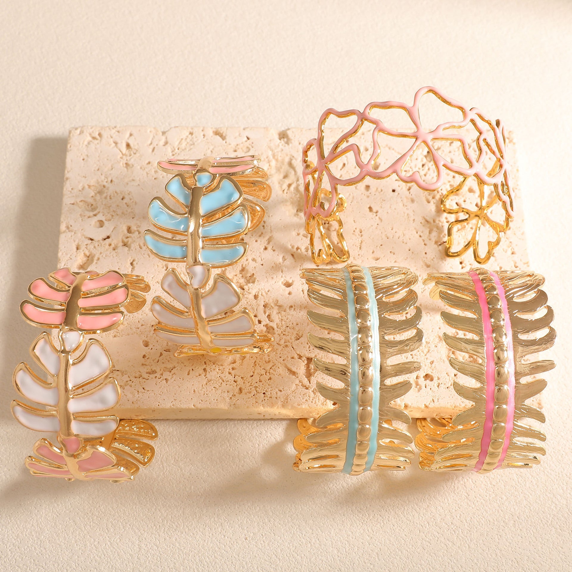 Women Open Bangle in Elegant Leaf Design Fashion Glam