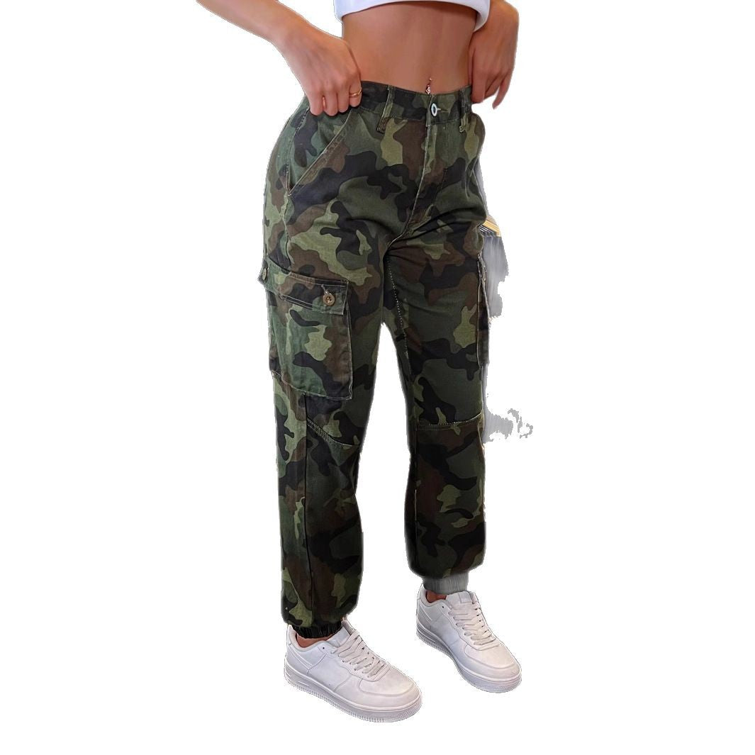 Women's cargo pants with camouflage pattern, high waist and elastic cuffs Fashion Glam