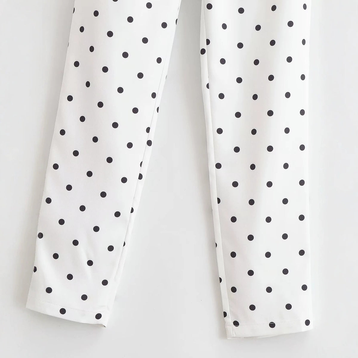 Women's high-waisted tapered fabric pants with polka dot print and elegant waistband processing Fashion Glam
