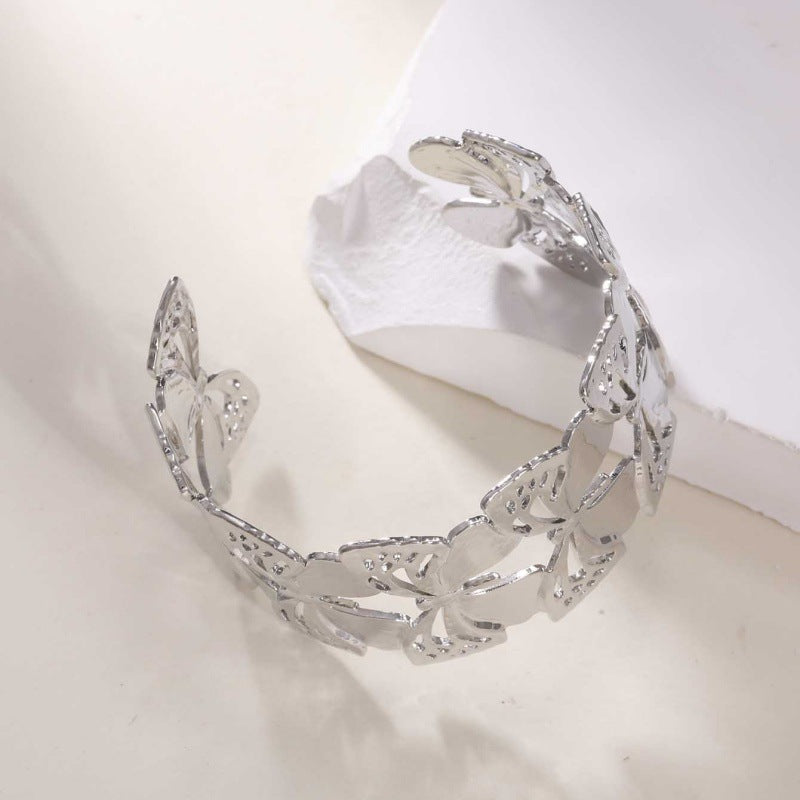 Women's Open Bangle with Elegant Wave Design Fashion Glam