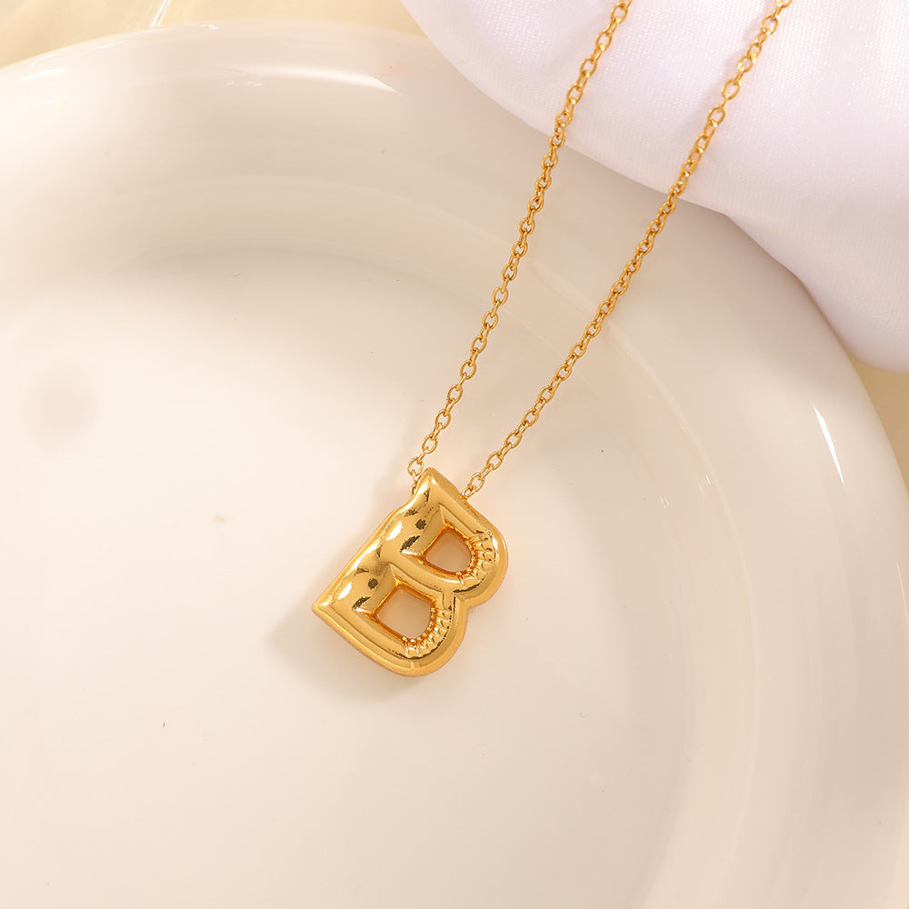 Women's necklace with curved letter pendant Fashion Glam