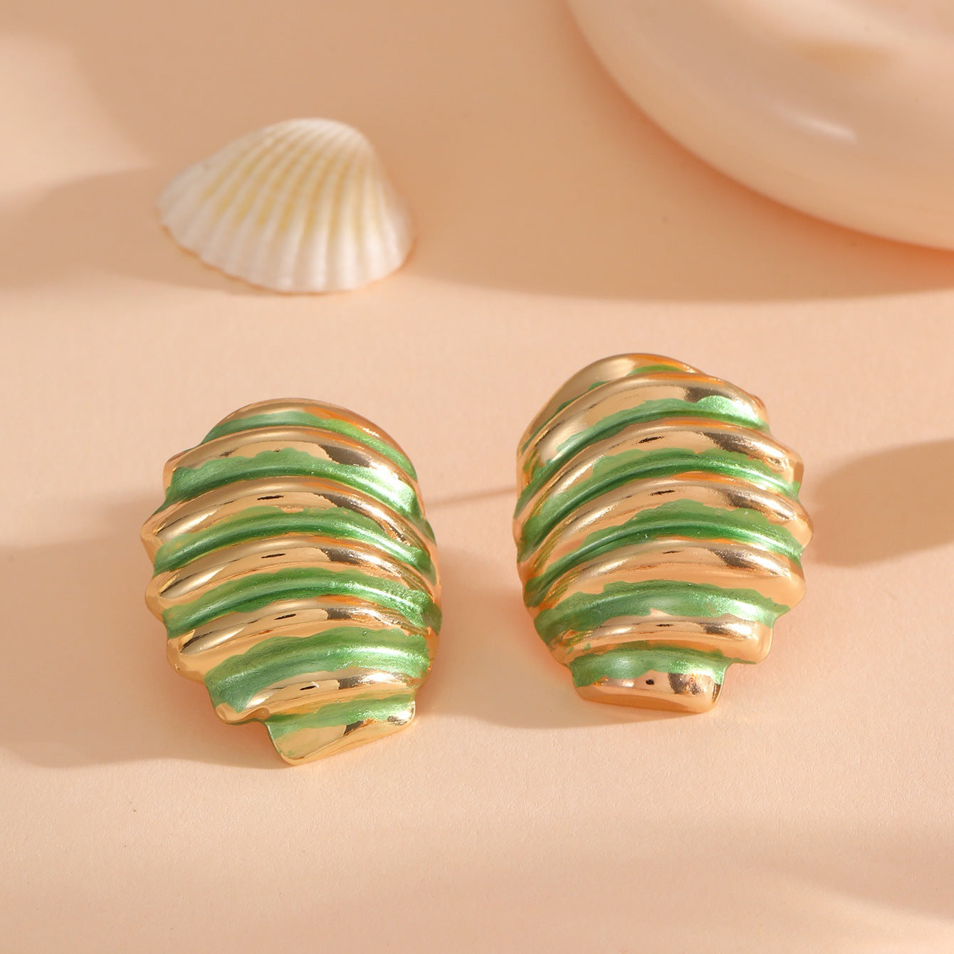 Women's ear clips in maritime shell design Fashion Glam