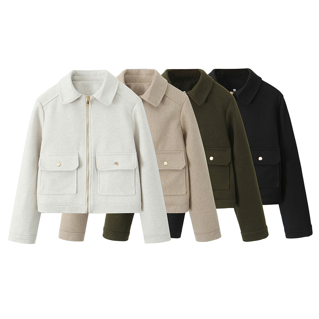 Women's short jacket in boxy cut with zipper, patch pockets and shirt collar Fashion Glam