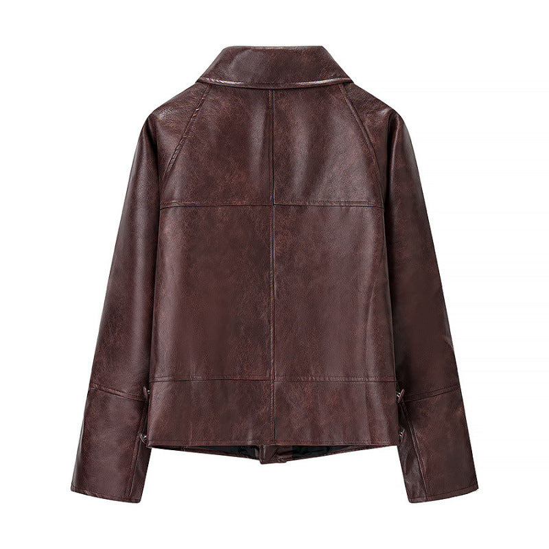 Women's short jacket made of faux leather in a boxy cut with snap button closure Fashion Glam
