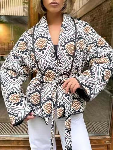 Women's quilted kimono jacket with graphic ethnic print and waist belt Fashion Glam