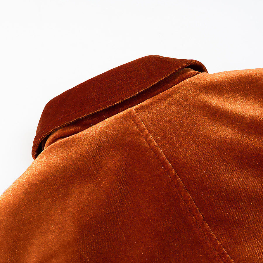 Women's short-cut velvet jacket in blouson style with flap pockets and decorative button placket Fashion Glam