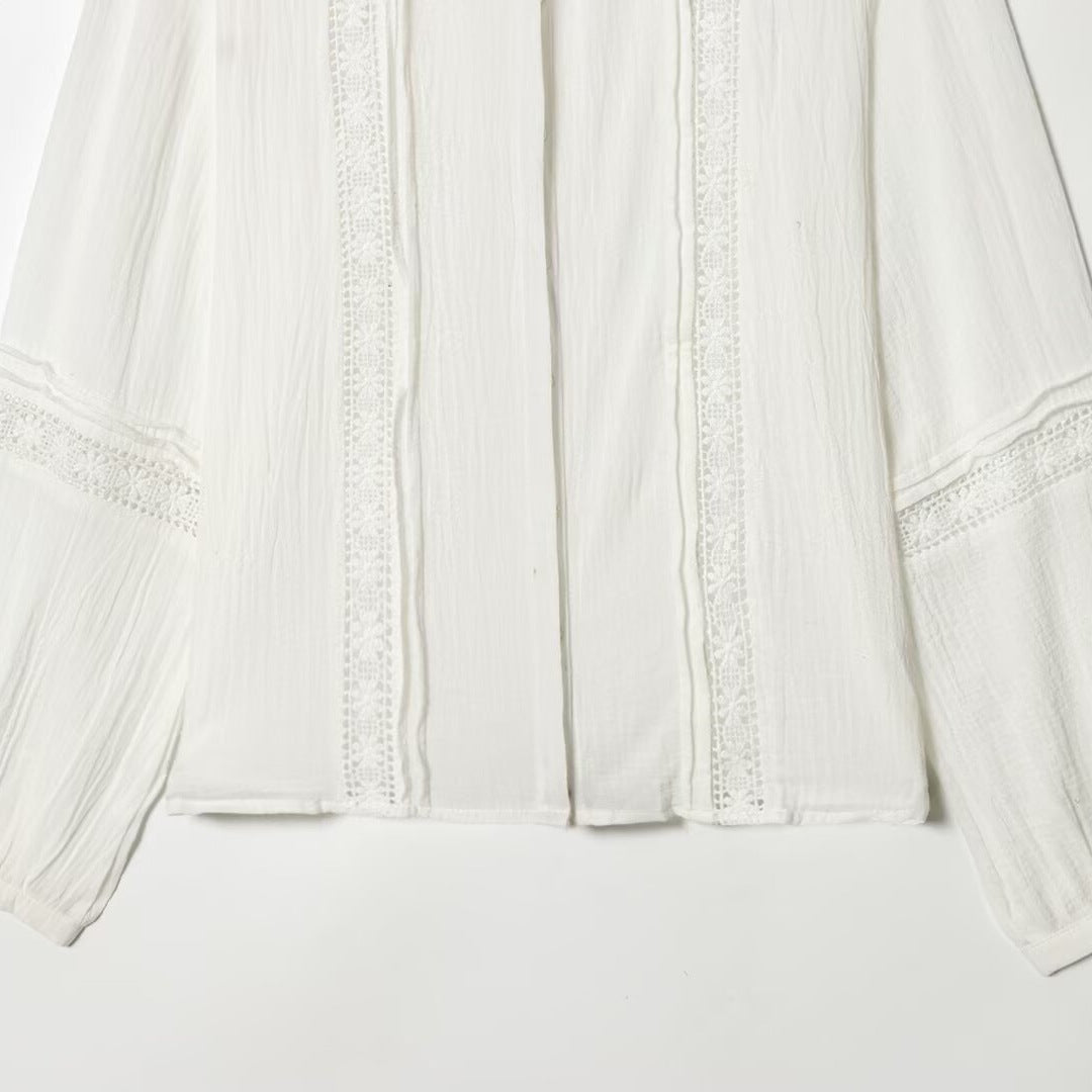 Ladies blouse with delicate lace appliqué, concealed button placket and balloon sleeves Fashion Glam