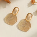 Ladies Hanging Earrings with Luxurious Leaf Design Fashion Glam