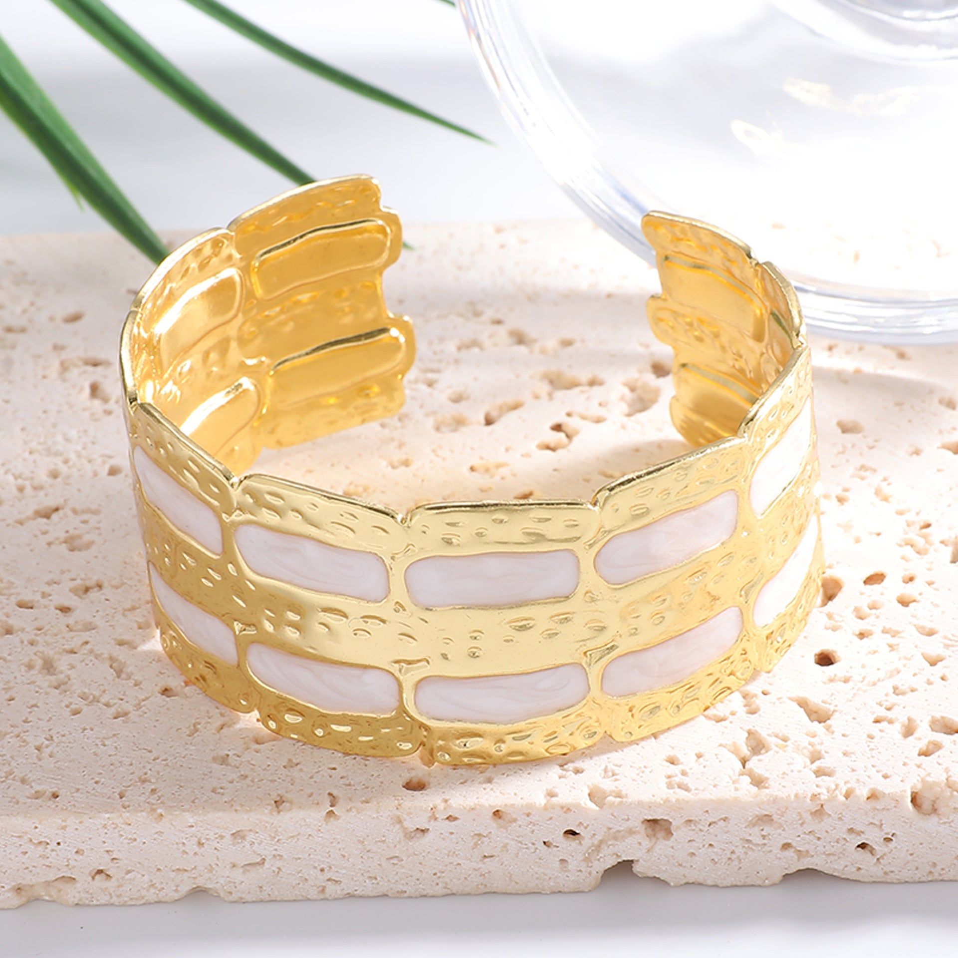 Women's Elegant and Stylish Arm Cuff Fashion Glam