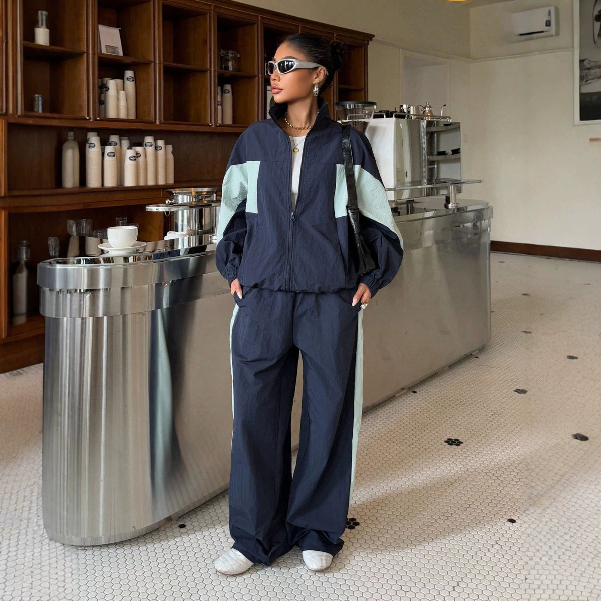 Women's Cropped Training Jacket and High-Cut Wide-Leg Jogging Pants Set Fashion Glam