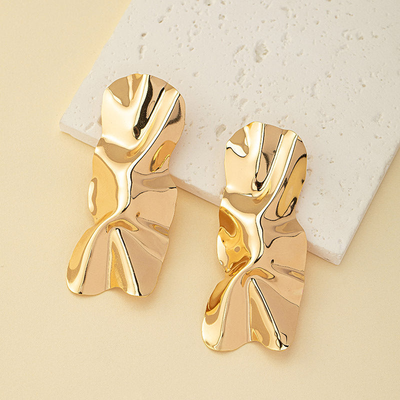 Ladies Hanging Earrings in Modern Elegance Design Fashion Glam