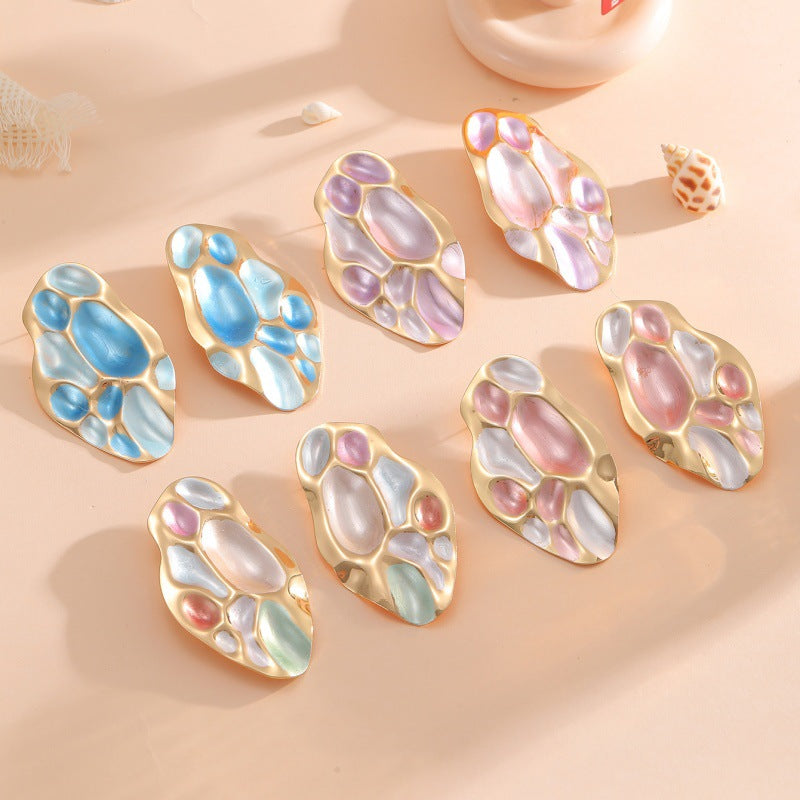 Ladies ear clips with elaborate, colorful shell design Fashion Glam