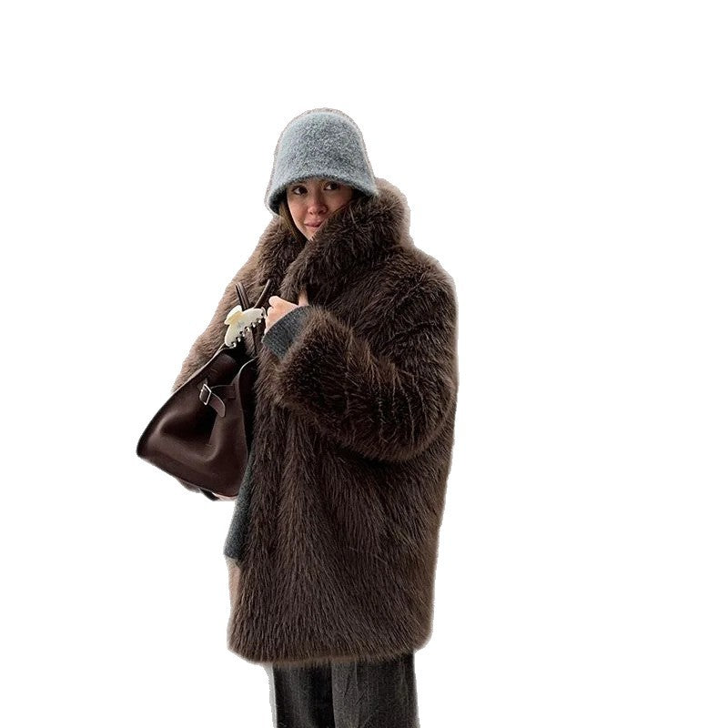 Women's short coat made of long-fiber shaggy faux fur with extra voluminous shawl collar Fashion Glam