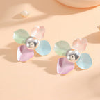 Women's hair clips in playful flower design Fashion Glam