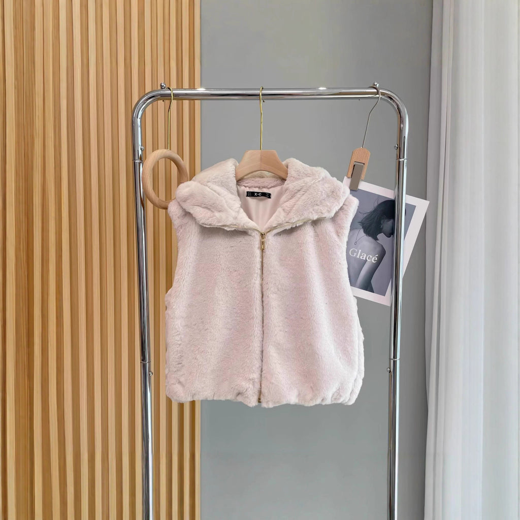 Women’s sleeveless teddy vest with hood and zipper Fashion Glam